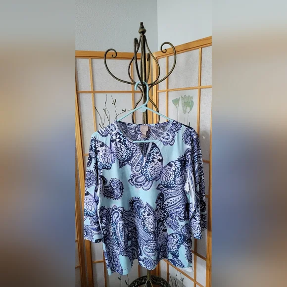 Chico's butterfly top - Picture 1 of 4